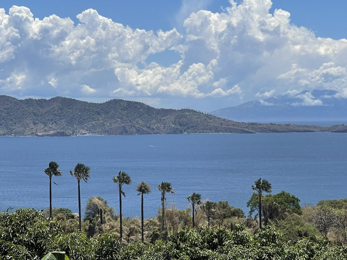 Habang wala pang CBML, eto muna papanoorin namin 😂 

A blessed Holy Week to all!
(If you have time, do post your Holy Week venue, probinsiya, trabaho o bahay ok lang! 🙏🏼)