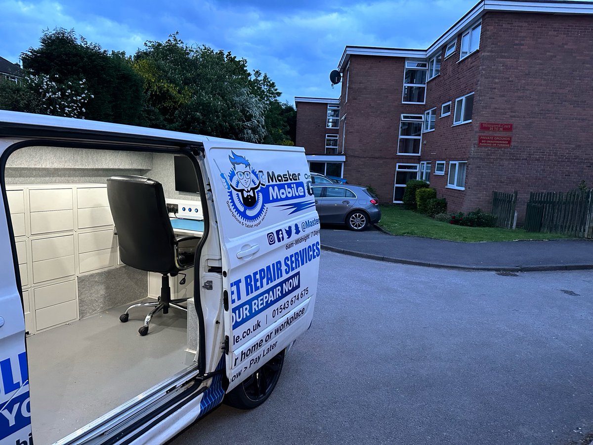 #GoodFriday is #GreatFriday!

We are open and available to #Repair all of your devices in store and at the #roadside! 

Book Your Broken Device Now! 

mastermobile.co.uk