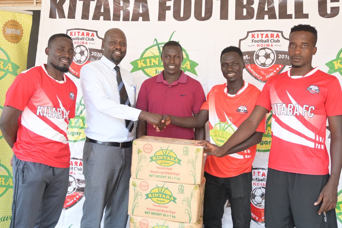 Our deputy CEO, Timothy Kato and players received Easter packages from the corporate communications manager @KinyaraSugarLtd, Aldon Walukamba at our offices in Hoima. Thank you so much ❤️ #KitaraUpdates #PrideOfBunyoro