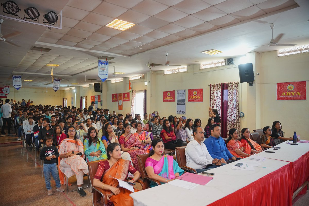 aryacolleges's tweet image. 𝐒𝐜𝐢𝐧𝐭𝐢𝐥𝐥𝐚𝐭𝐢𝐨𝐧𝐬 𝟐𝟎𝟐𝟒 - #NationalLevelTechFest

The event not only celebrated technical prowess but also fostered connections among like-minded individuals. Participants had the opportunity to network, exchange ideas, &amp;amp; forge friendships that may last a lifetime.