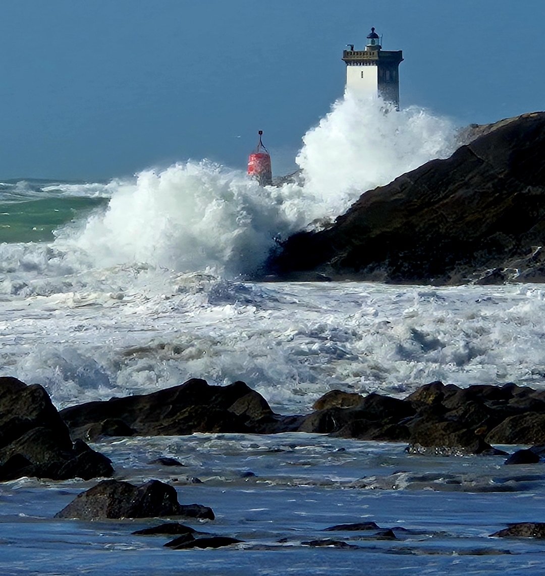 #FF Notre Finistère @deambuleuse @kermorvan @gwenolatroadec @lenaigmonier @AnnickCojean @Priscillia_C @ClaireChaufx @karelleherm @Genevieve_Hery @NatPennArBed @1_2_3_29_CEVAER @VBourbigot @CarineBaranger @FiquetCeline @GaelleLeCam @SandrinePERHIR2 @KuchelMilie @DerrienAvocat