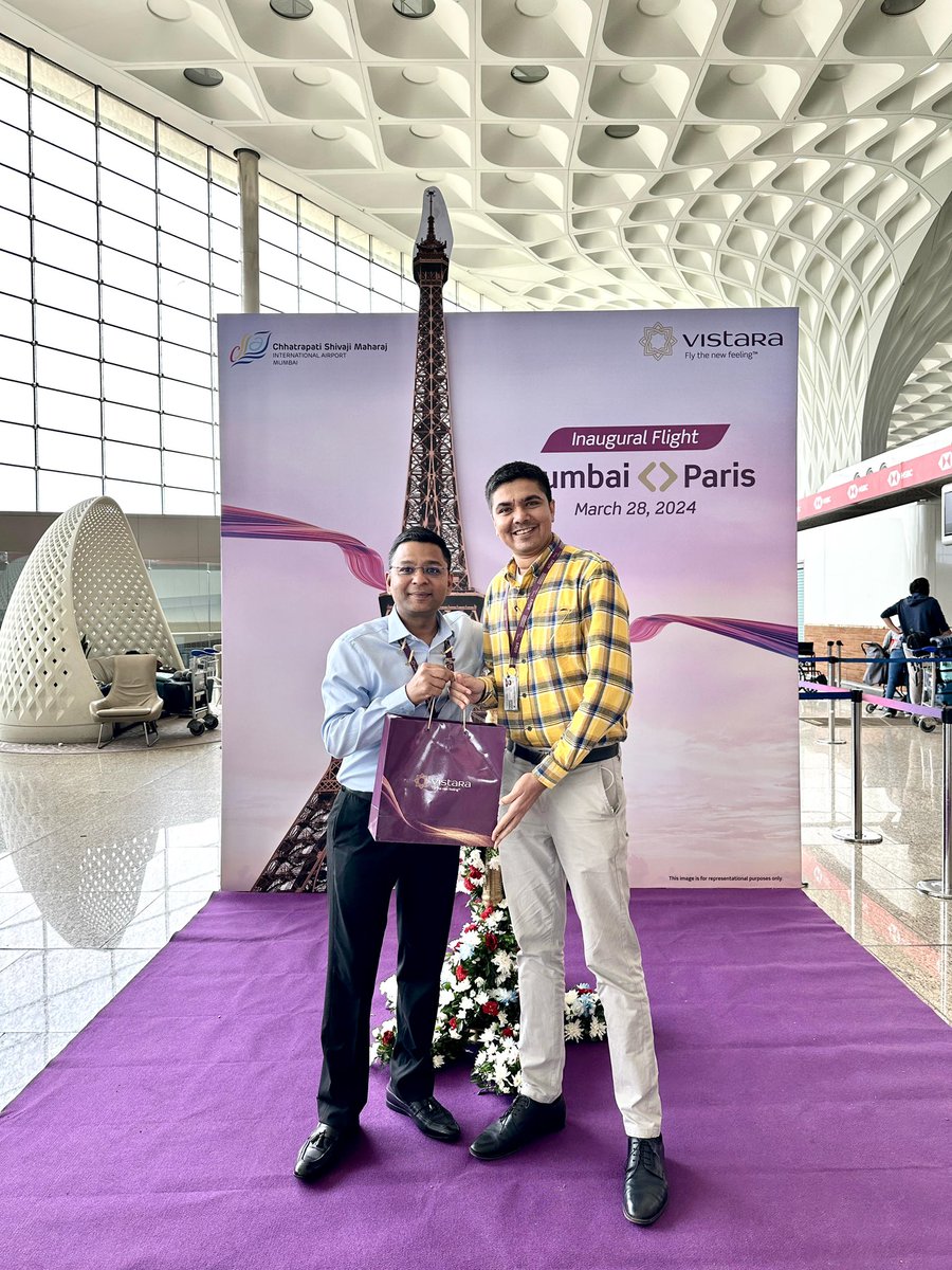 Always lovely catching up with @AmitAgarwal22. This time it was even more special with the launch of @airvistarams BOM CDG flight. Thank you Amit for the lovely gesture of treating an avgeek with a lovely goodie bag 😍✈️

#Avgeek #Aviation #WeAreAviation #Vistara