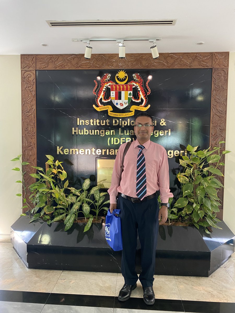 Director NIICE Dr. Pramod Jaiswal (@DrPramodjaiswal ) visited Institute of Diplomacy and Foreign Relations, Malalysia (@IDFRMalaysia) on 22 March and discussed areas of collaboration between IDFR and NIICE.