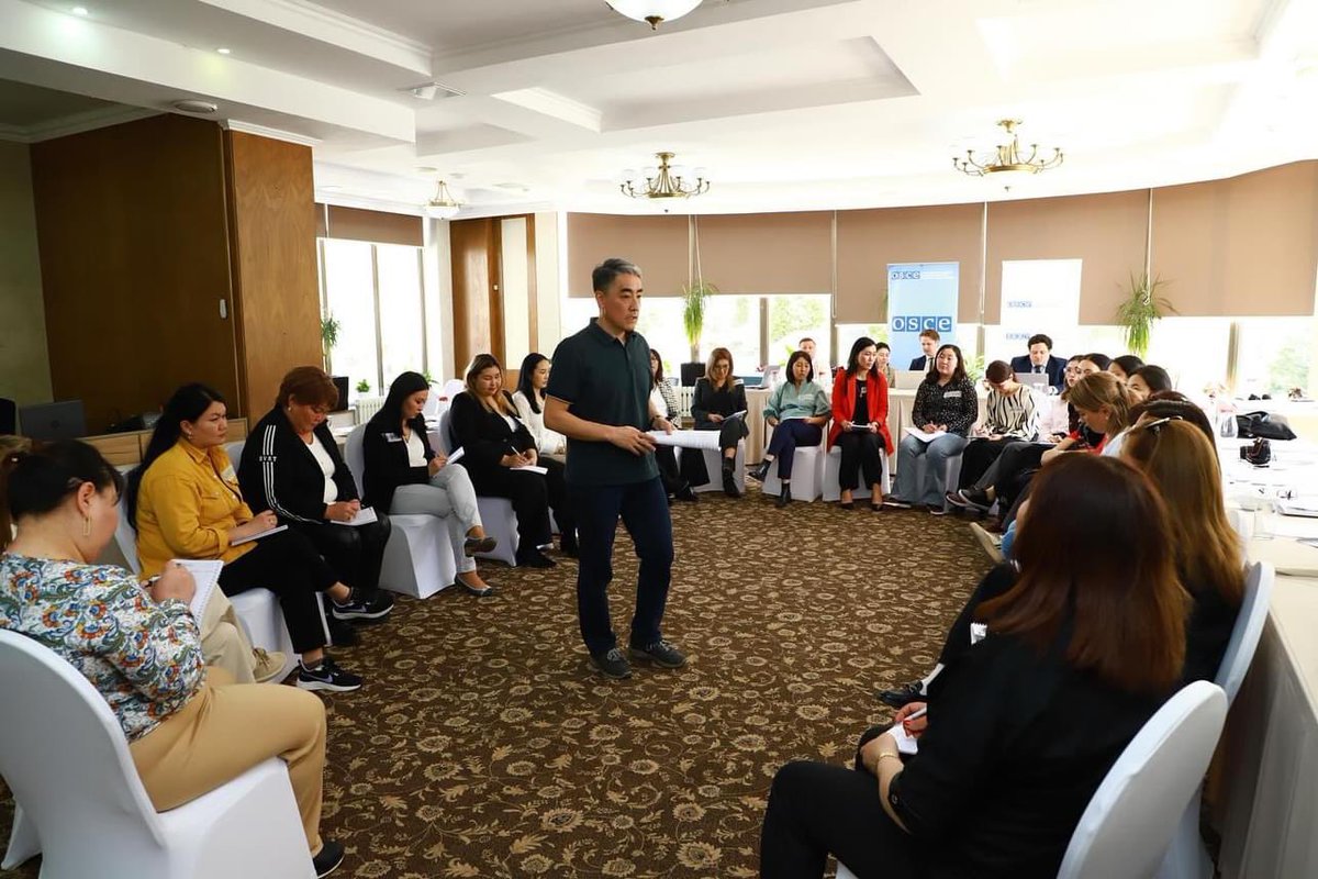 oscebishkek's tweet image. 🤝 Ambassador Alexey Rogov, Head of @oscebishkek met the Head of 🇰🇬Penitentiary Service' Askat Egemberdiev to discuss supporting prison psychologists and providing psychodiagnostic tools for inmate rehabilitation. #OSCE #Penitentiary