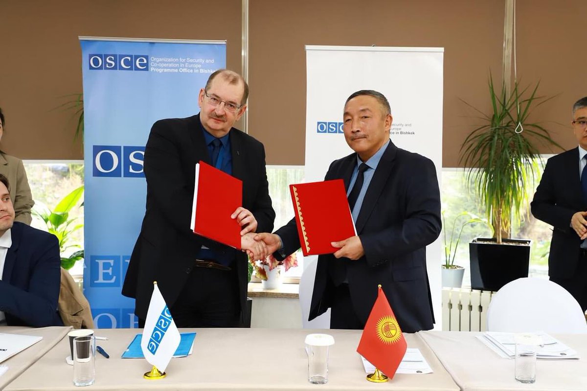 oscebishkek's tweet image. 🤝 Ambassador Alexey Rogov, Head of @oscebishkek met the Head of 🇰🇬Penitentiary Service' Askat Egemberdiev to discuss supporting prison psychologists and providing psychodiagnostic tools for inmate rehabilitation. #OSCE #Penitentiary