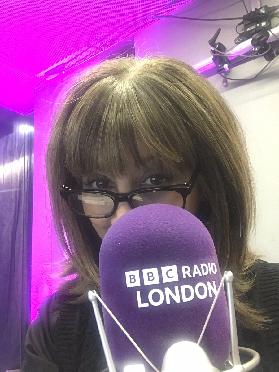 Morning! I’m with you this Good Fri on @BBCRadioLondon 6-9am. Got news, Easter travel, music, marathon and canine art trail in Canary Whoof (see what I did there 😜) and your gorgeous company of course 🥰 x