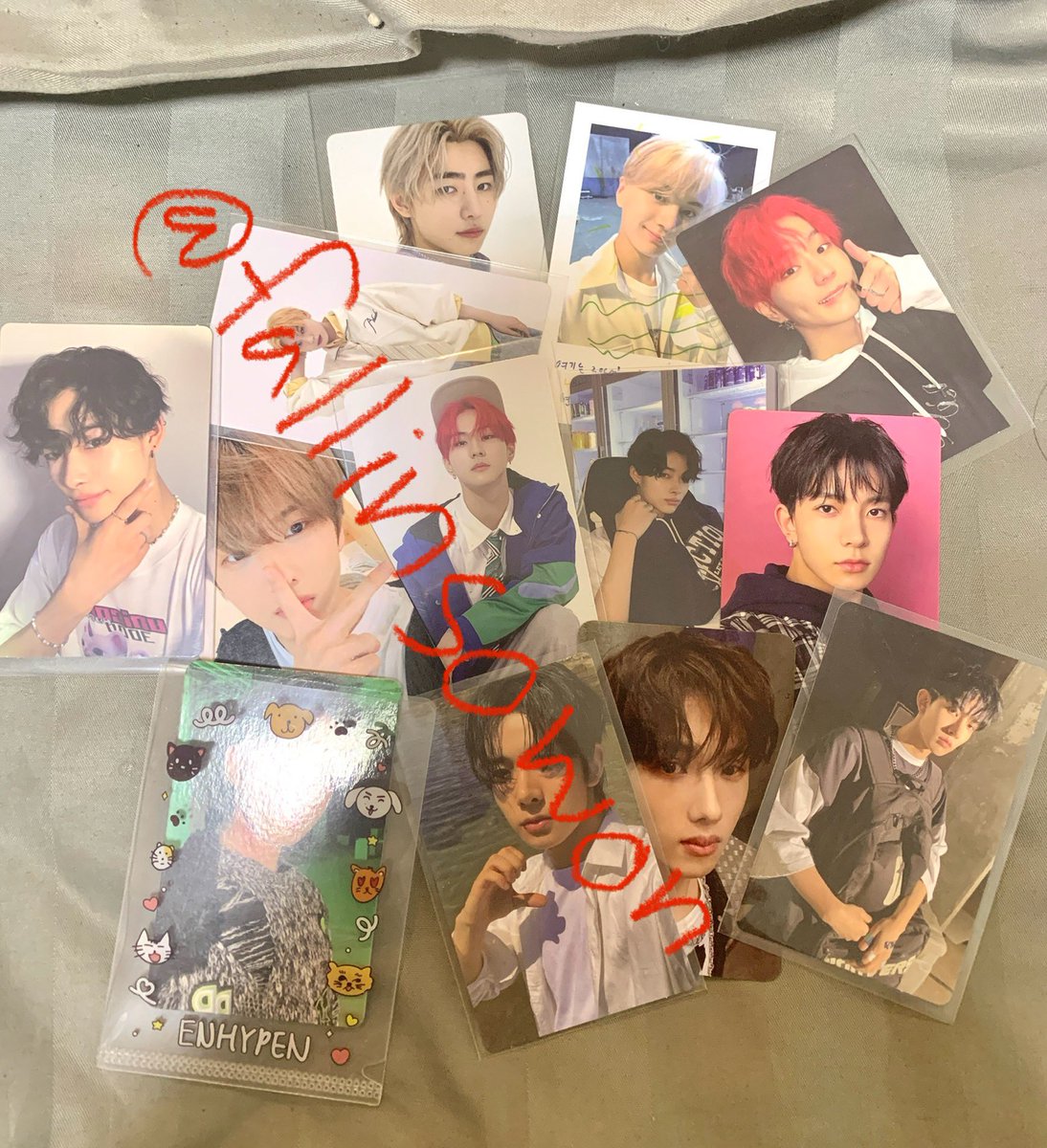 sunsun_noo1's tweet photo. เค้าขายเทครับ

สนใจใบไหนทักมาเสนอราคาได้เลยค่ะ🤍
(ค่าส่ง40เสนอราคารวมส่งเลยนะคะ)

🪄สนใจ dm ทวิต @fallinsowon #ตลาดนัดENHYPEN #ตลาดนัดเอนไฮเพน https://t.co/NeRtfZyBq3