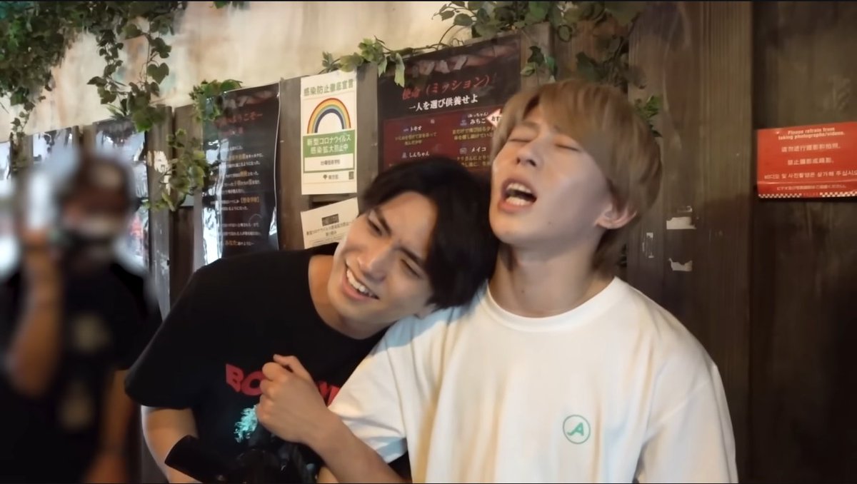 norytter's tweet image. I wonder if these were his first try-outs... If he got them in all the member colors... And if he had already planned to give them some of these as anniversary gifts...

#Suezawasan
#Ihavetoomanyquestions