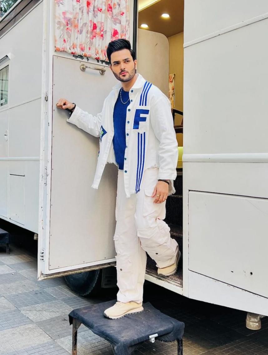 talkingbling's tweet image. Meet Sufi, portrayed by the promising Tanish Mahendru, as he brings a new dimension to the story of Rabb Se Hai Dua! 
.
.
.
.
#rabbsehaidua #studiolsd #prateeksharma #talkingbling