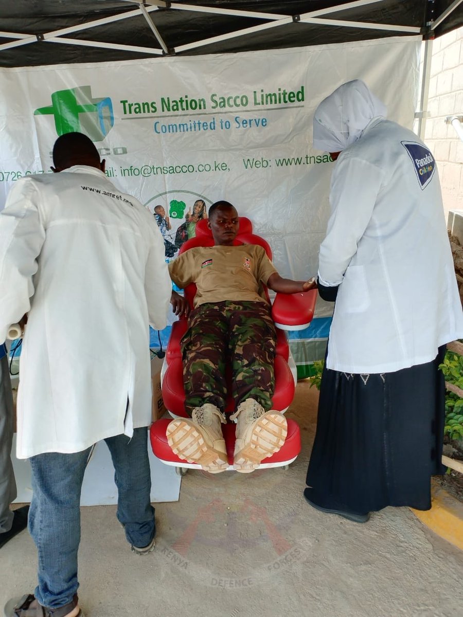 Kenya Defence Forces personnel from the Mechanised Infantry Brigade deployed at Moyale FOB for Close Operations led by the Officer Commanding Maj Rowland Muchira participated in a blood donation exercise in collaboration with the Sub-County Hospital. bit.ly/3TTzkmQ