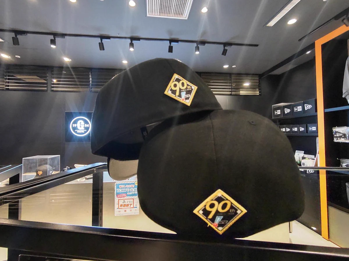 読売ジャイアンツ　90周年記念✨ロゴ刺繍キャップ GJ0OkP2aQAAGFnH?format=webp&