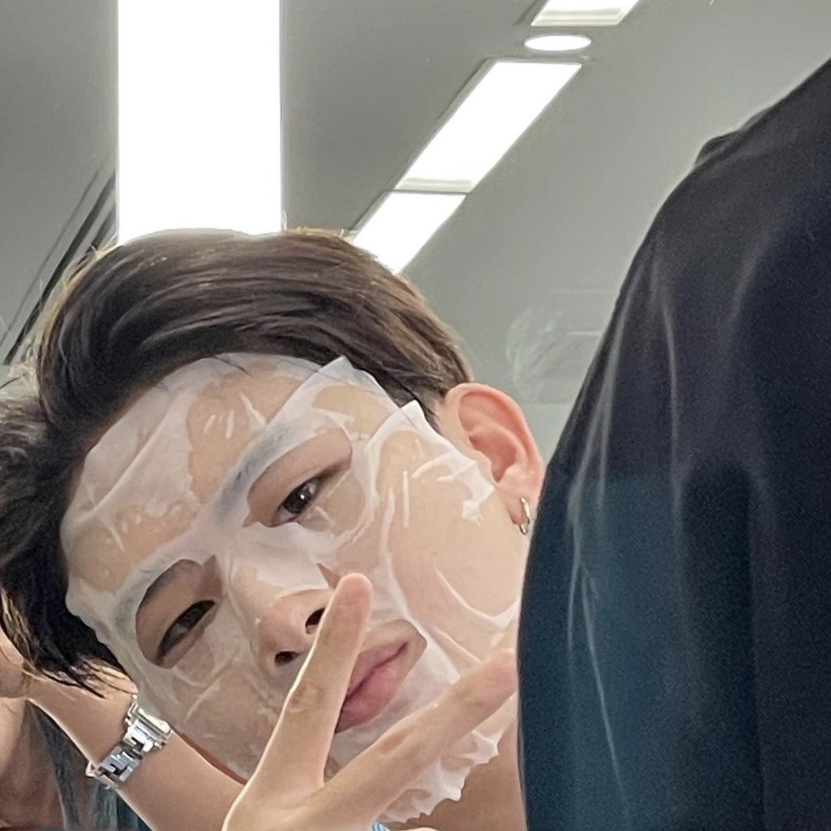 callmetkonly's tweet photo. คงจะเป็นคนที่มาสก์หน้าแล้วหล่อที่สุด https://t.co/SQfDa8hbVf