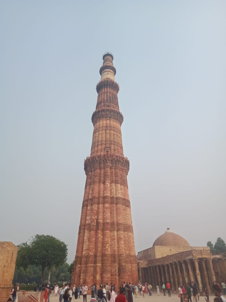 Tanmaycoolkarni's tweet image. A long weekend...!!!😎🚗

#Timepass  
#IndiaGate #VishnuStambh