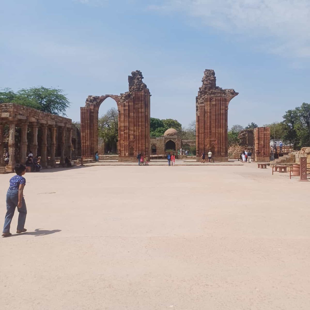 Tanmaycoolkarni's tweet image. A long weekend...!!!😎🚗

#Timepass  
#IndiaGate #VishnuStambh