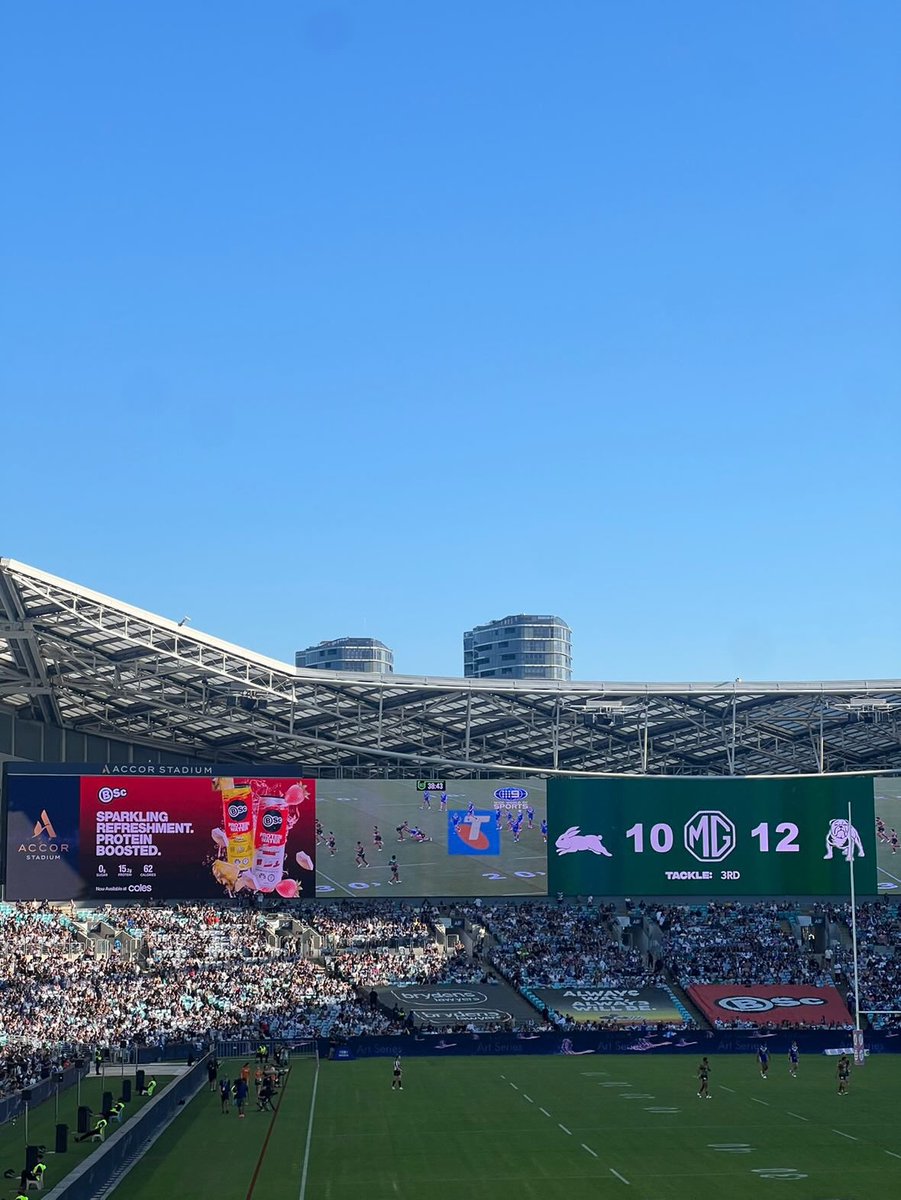 BScGreg's tweet image. ....it's gameday! And guess what? We've got something exciting to share with you. Brand new Protein Water - Sparkling! It's the tasty low
calorie drink that combines refreshment, zero sugar, and a whopping 15g of protein. You can grab your own can at @Coles. Stay hydrated.