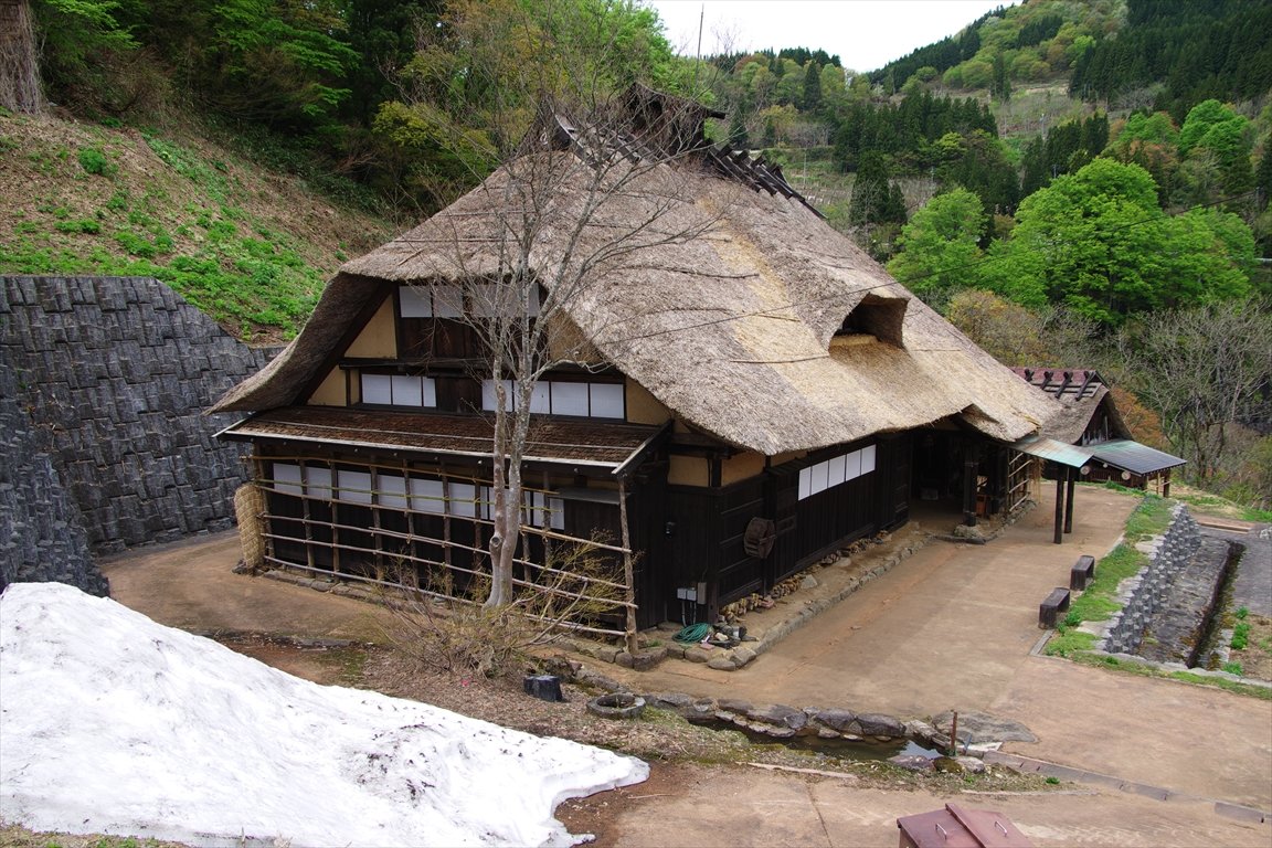 kayabukinetwork's tweet photo. 山形県鶴岡市　
[撮影日]2012.5

#茅葺き #茅葺 #茅葺き屋根 #持続可能な建物 #自然素材 #日本 #山形
#thatch #thatching #thatchers #thatchedroof 
#travelphotography #historicbuildings #oldbuildings #architecturephotography #sustainability #ecofriendly #travel #japan #yamagata https://t.co/0qW5Zr9H76