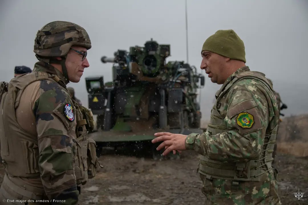Multinational Battlegroup wish a happy 2️⃣0️⃣th anniversary to Romania as a NATO member 🎉🎂 #StrongerTogether @ArmyLuxembourg @BelgiumDefence @EtatMajorFR @HQMNCSE @MApNRomania @NATO @