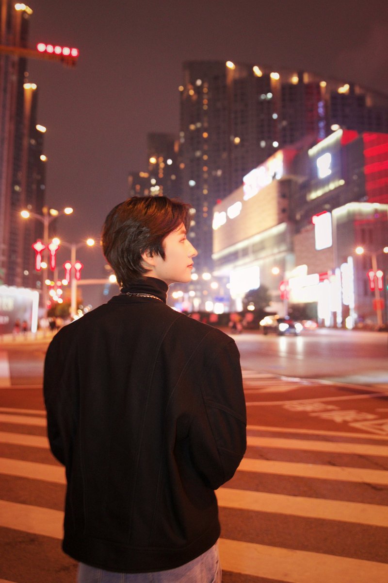 YoukuOfficial's tweet photo. Do you miss me?😘 #LEV #王子浩 

#YOUKU #优酷 https://t.co/X6yHc5IwDM