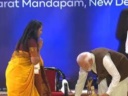 Gayatri_Raguram's tweet photo. இது தவழ்ந்து வருகிறது அல்லது முதுகு எலும்பு இல்லையா? வார்ரூம் ஜோக்கர்கள் பதில் சொல்ல வேண்டும். https://t.co/Nd96aSVQhn