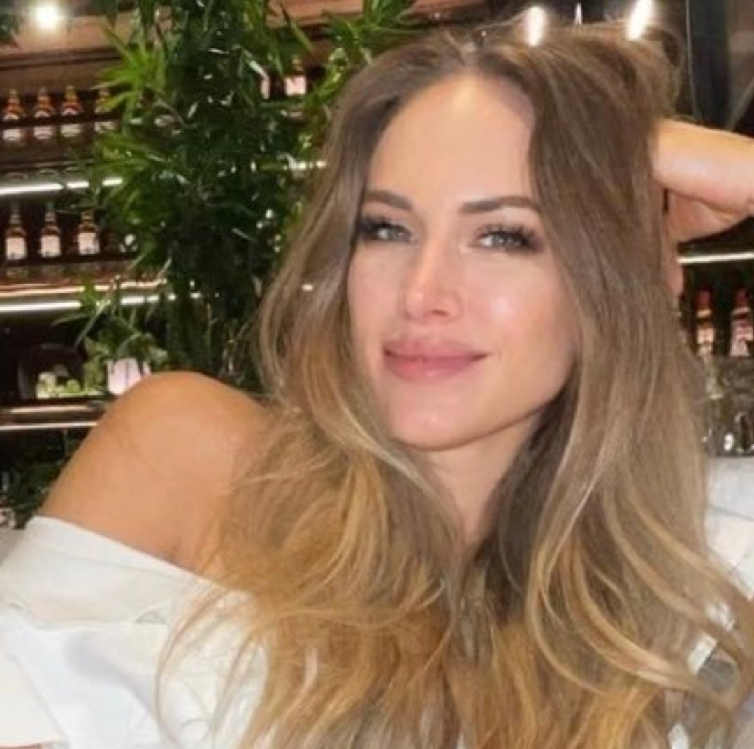 Hoy 29 de marzo festeja #FelizCumpleaños la actriz y conductora <a href="/erikabruni/">Erika Bruni</a> 🎁🎵🍾🍻🎶🍰🍷🎂🎺🧁💐