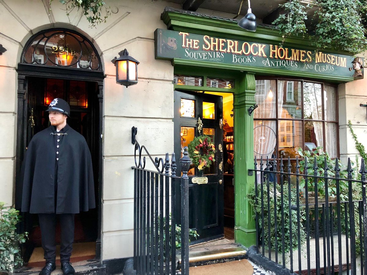 The Sherlock Holmes Museum, 221b Baker St, Marylebone, London, NW1 6XE 🇬🇧