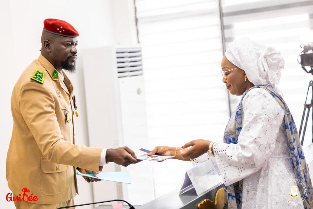 𝗣𝗔𝗟𝗔𝗜𝗦 𝗠𝗢𝗛𝗔𝗠𝗘𝗗 𝗩 : 𝗟𝗔 𝗠𝗜𝗡𝗜𝗦𝗧𝗥𝗘 𝗗𝗘 𝗟𝗔 𝗣𝗥𝗢𝗠𝗢𝗧𝗜𝗢𝗡 𝗙É𝗠𝗜𝗡𝗜𝗡𝗘, 𝗗𝗘 𝗟'𝗘𝗡𝗙𝗔𝗡𝗖𝗘 𝗘𝗧 𝗗𝗘𝗦 𝗣𝗘𝗥𝗦𝗢𝗡𝗡𝗘𝗦 𝗩𝗨𝗟𝗡É𝗥𝗔𝗕𝗟𝗘𝗦 𝗣𝗥Ê𝗧𝗘 𝗦𝗘𝗥𝗠𝗘𝗡𝗧 𝗗𝗘𝗩𝗔𝗡𝗧 𝗟𝗘 𝗣𝗥É𝗦𝗜𝗗𝗘𝗡𝗧 𝗗𝗘 𝗟𝗔 𝗥É𝗣𝗨𝗕𝗟𝗜𝗤𝗨𝗘.

#MPFEPV