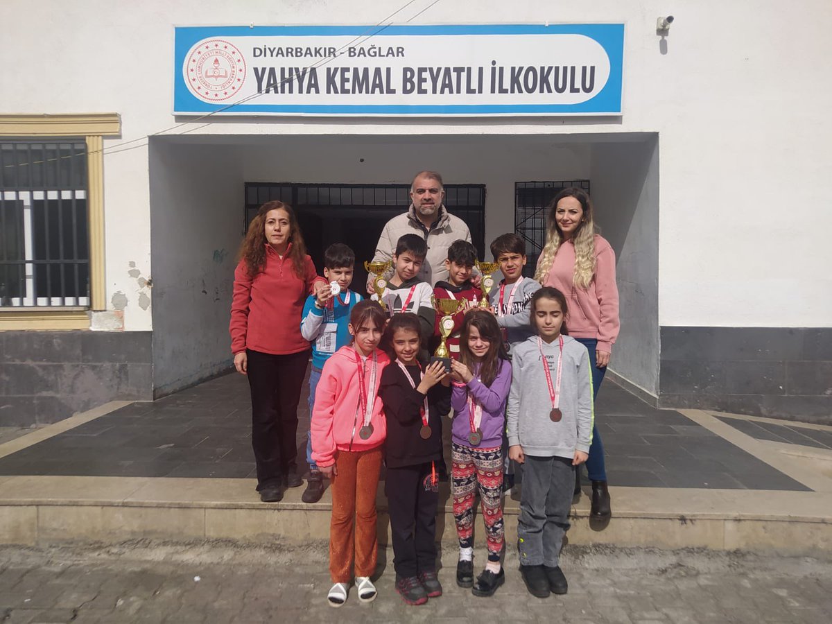 Yahya Kemal Beyatlı İlkokulu (@ilkokuluykb) on Twitter photo Spor Tırmanış Okul Sporları Diyarbakır İl Birinciligi Yarışmasında Minikler Kategorisinde 3.Karma takımında 2. olmuşlardır.Okulumuz ögretmeni ve Spor Tırmanış Antrenörü Yeliz ÇUBAN’a katkılarından dolayı teşekkür ederiz <a href="/Diyarbakirmem/">Diyarbakır İl Millî Eğitim Müdürlüğü</a> <a href="/Murat4Kucukali/">Murat Küçükali</a> <a href="/hcetinkaya7733/">HAKAN ÇETİNKAYA</a> <a href="/BaglarMEM21/">Bağlar İlçe Milli Eğitim Müdürlüğü</a> Spor Tırmanış Okul Sporları Diyarbakır İl Birinciligi Yarışmasında Minikler Kategorisinde 3.Karma takımında 2. olmuşlardır.Okulumuz ögretmeni ve Spor Tırmanış Antrenörü Yeliz ÇUBAN’a katkılarından dolayı teşekkür ederiz <a href="/Diyarbakirmem/">Diyarbakır İl Millî Eğitim Müdürlüğü</a> <a href="/Murat4Kucukali/">Murat Küçükali</a> <a href="/hcetinkaya7733/">HAKAN ÇETİNKAYA</a> <a href="/BaglarMEM21/">Bağlar İlçe Milli Eğitim Müdürlüğü</a>