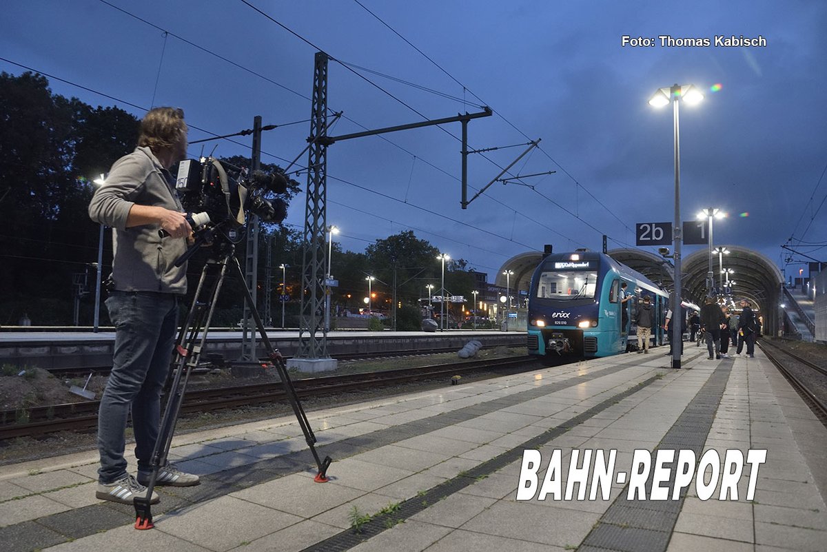 Nach dem Heft ist vor dem Heft: unsere Redakteure freuen sich auf Ihren/euren Input zu Ausgabe 3 in den kommenden Tagen :-)
bahn-report.de/contact