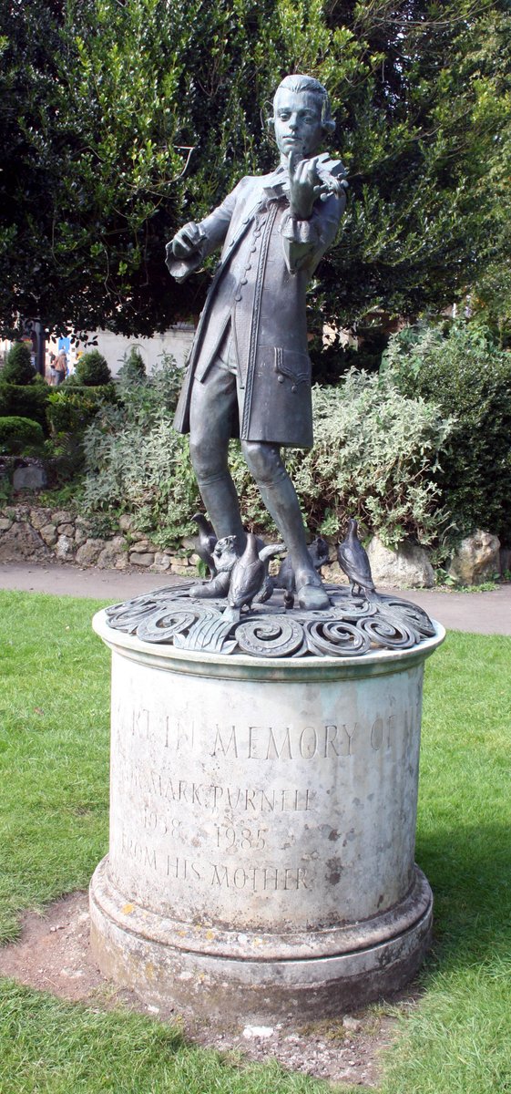 Parade Gardens, Bath. Statue of Wolfgang Amadeus Mozart. 1991 by David Backhouse. Photo: 09.09.2023. #Bath #statue #Mozart #WolfgangAmadeusMozart #DavidBackhouse