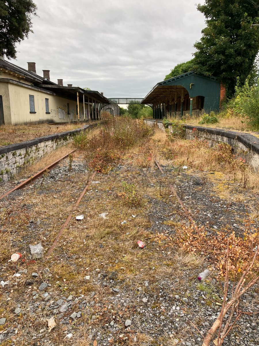 Tuam and Midleton are similiar in size and proximity to their local city. Midleton’s #rail service reopened in 2009. In 2023 over 700,000 used the service. Time to get the #train to Tuam! @SeanCanney @AnneRabbitte @LouisOHaraSF @MariaWalshEU