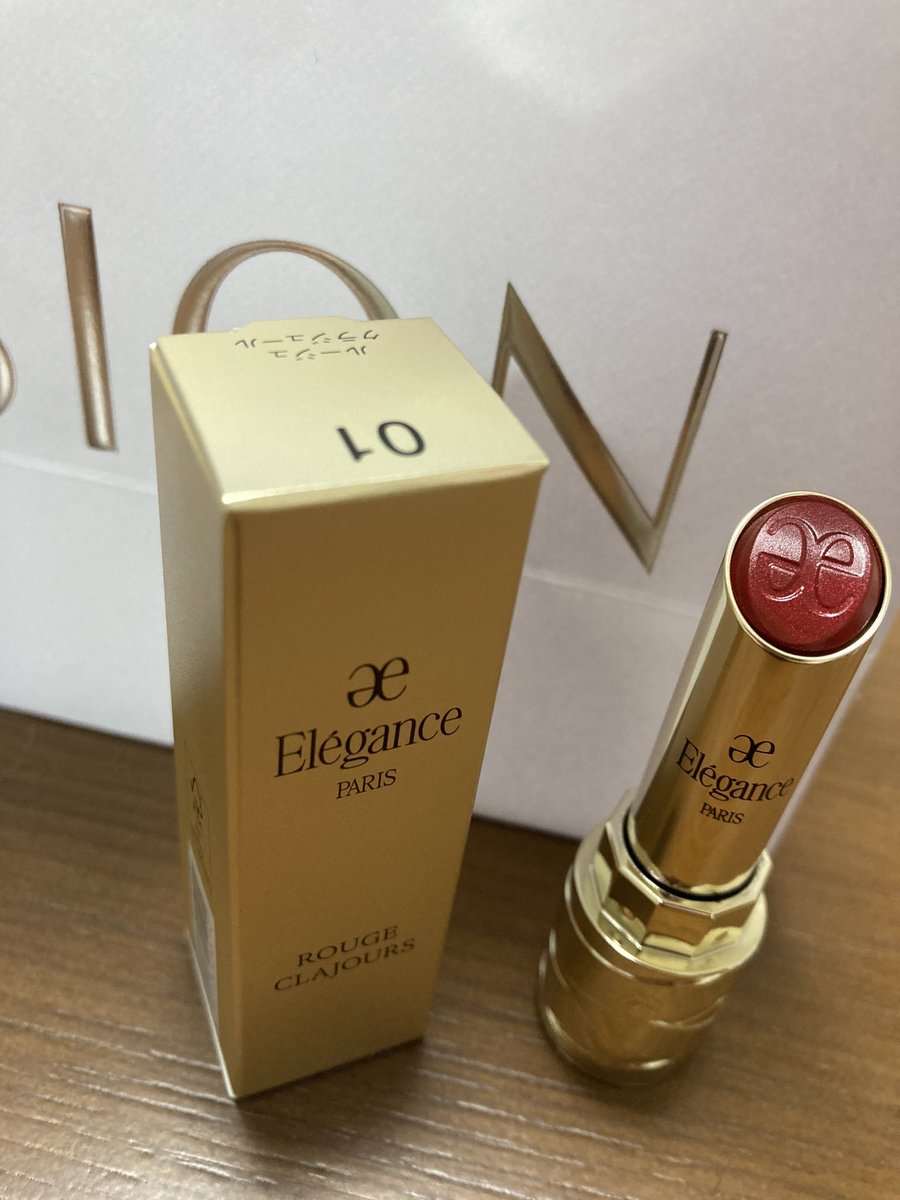 GroovyStylesSA's tweet image. 最近の趣味は、赤リップ集めな気がする