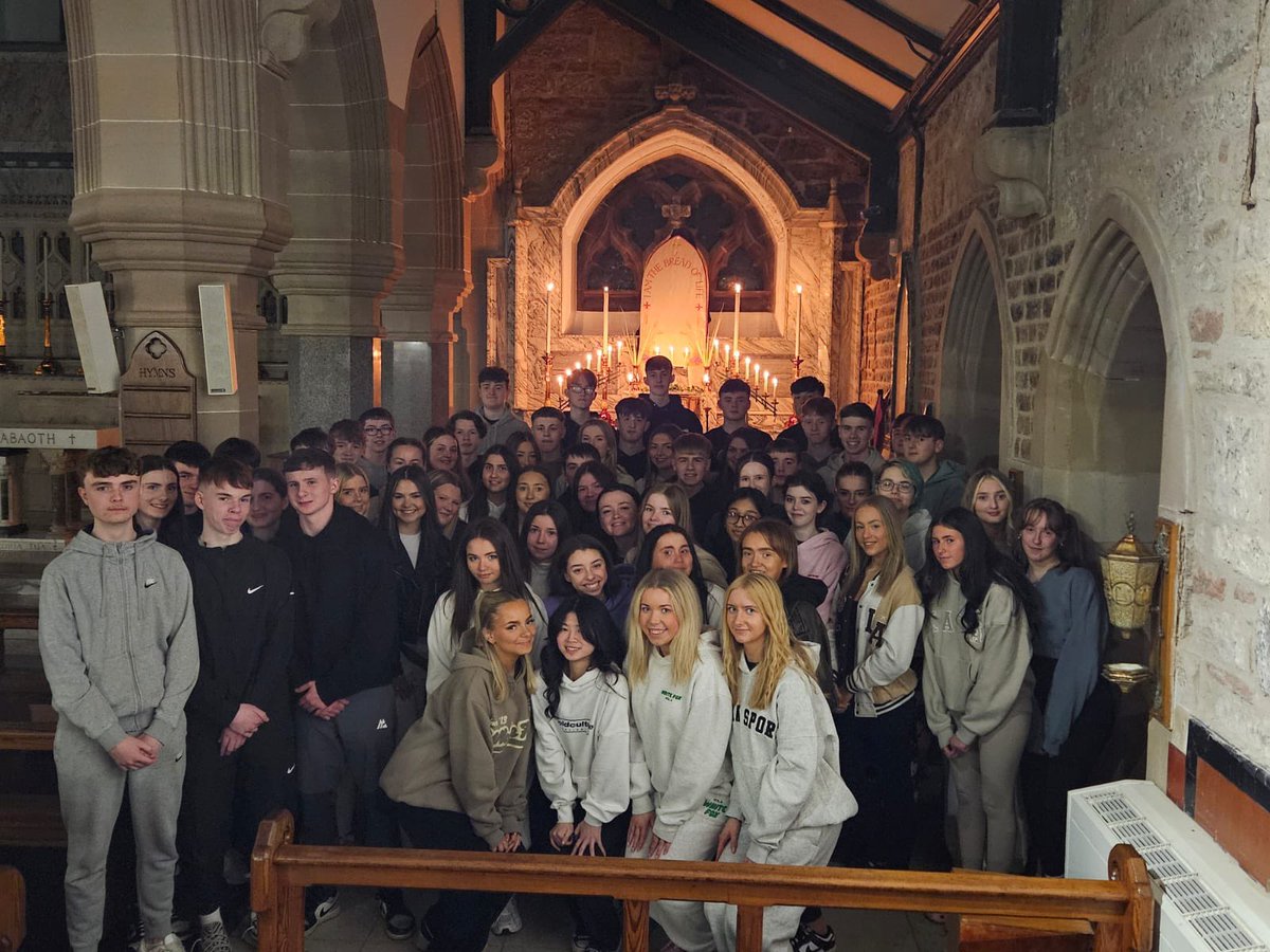 S6 completed the annual 24 hour fast and sleepover last night. After Holy Thursday Mass, followed by night prayer, we spent one last time playing quizzes, team games and having fun.