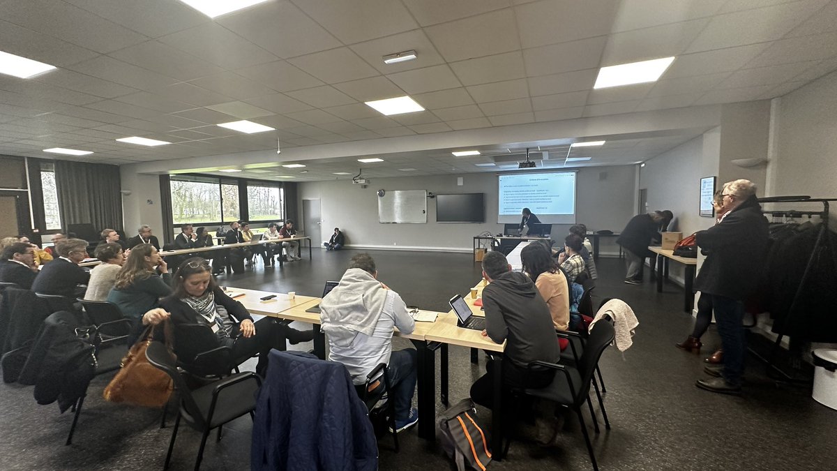 Campus des métiers et des Qualifications - Lannion (@cmqlannion) on Twitter photo Le campus est ravi de participer à nouveau au #concoursCgenial à <a href="/centralesupelec/">CentraleSupélec</a> de Cesson-Sevigné. 
C’est parti pour notre séance de briefing des membres du jury avant de rencontrer les 15 équipes de collégiens. 
<a href="/Fond_CGenial/">Fondation CGénial</a> Le campus est ravi de participer à nouveau au #concoursCgenial à <a href="/centralesupelec/">CentraleSupélec</a> de Cesson-Sevigné. 
C’est parti pour notre séance de briefing des membres du jury avant de rencontrer les 15 équipes de collégiens. 
<a href="/Fond_CGenial/">Fondation CGénial</a>