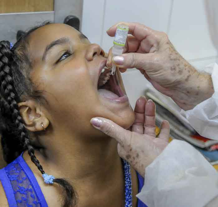 Clinical trial on polio in #Cuba at the request of the WHO plenglish.com/news/2024/03/2… #CubaPorLaSalud