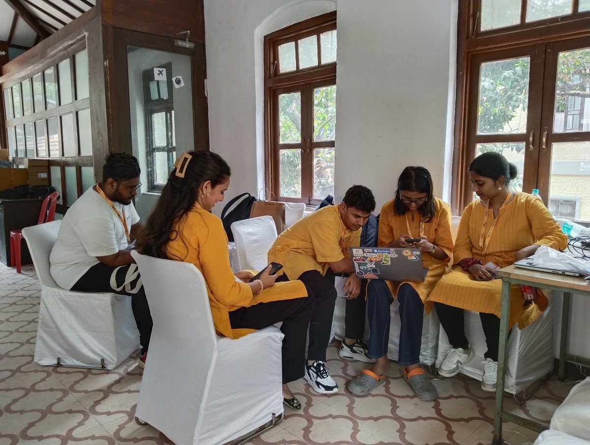 aasthaashahh's tweet image. kya bolti public 💅🏻 - @ethmumbai

@thisischandresh - mast kaam kiya tu