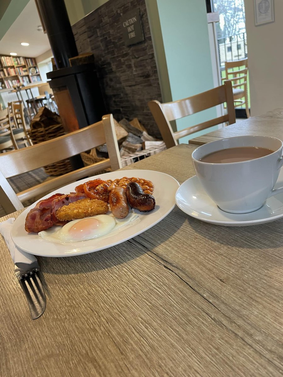 New Farnley CC Cafe Bar & Dining will be open on Good Friday from 9:00am. Get yourself along to New Farnley Cricket Club for a drink and bite to eat. newfarnleycc.co.uk/news/breakfast…