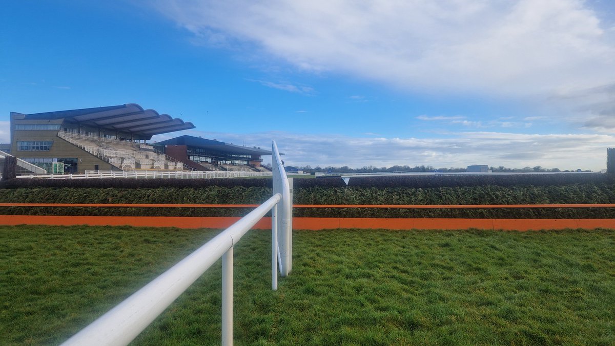 Ground @Fairyhouse remains Heavy following 0.3 mm in last 24 hours. Sunshine & showers forecast until Monday with up to 10mm forecast @MetEireann @BoyleSports @willowwarmirl @IrishEBF_ @RacingTV @irishracing @RacingPost @TheIrishField @HRI_RAS @ihrb_ie