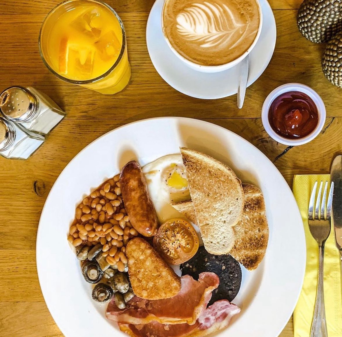 Happy Good Friday! FRIDAY CLUB is available today from 9am - 11.30am, enjoy any of our breakfast items plus juice &amp; hot drink for £10.50!
