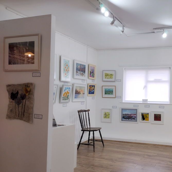 MadeinEVAN's tweet photo. EVAN's spring open exhibition starts on 5 Apr, showcasing work by over 70 artists.
Open Mon-Sat 10-4 to 26 Apr at 4 Corney Place, Penrith CA11 7PX.
https://t.co/wGfmQDOnMk 
#artexhibition #MadeinEVAN #Cumbrianart #supportlocalartists #buyhandmade #edenvalleyartisticnetwork https://t.co/hm0P2SGIzE
