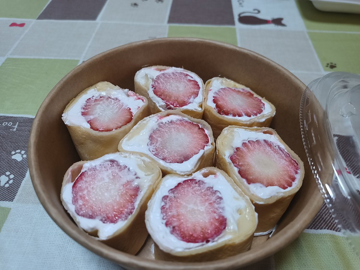 turumon's tweet image. #CACHECACHE
カシュカシュクレープ＆バルーン 三重県桑名市
先日、Yahooニュースで取り上げられていたので、いちごロールクレープGET！予約しないとダメですが、GET出来ましたm(_ _)m
#いちごロールクレープ

maps.app.goo.gl/vA6yUNtgxNpMXc…