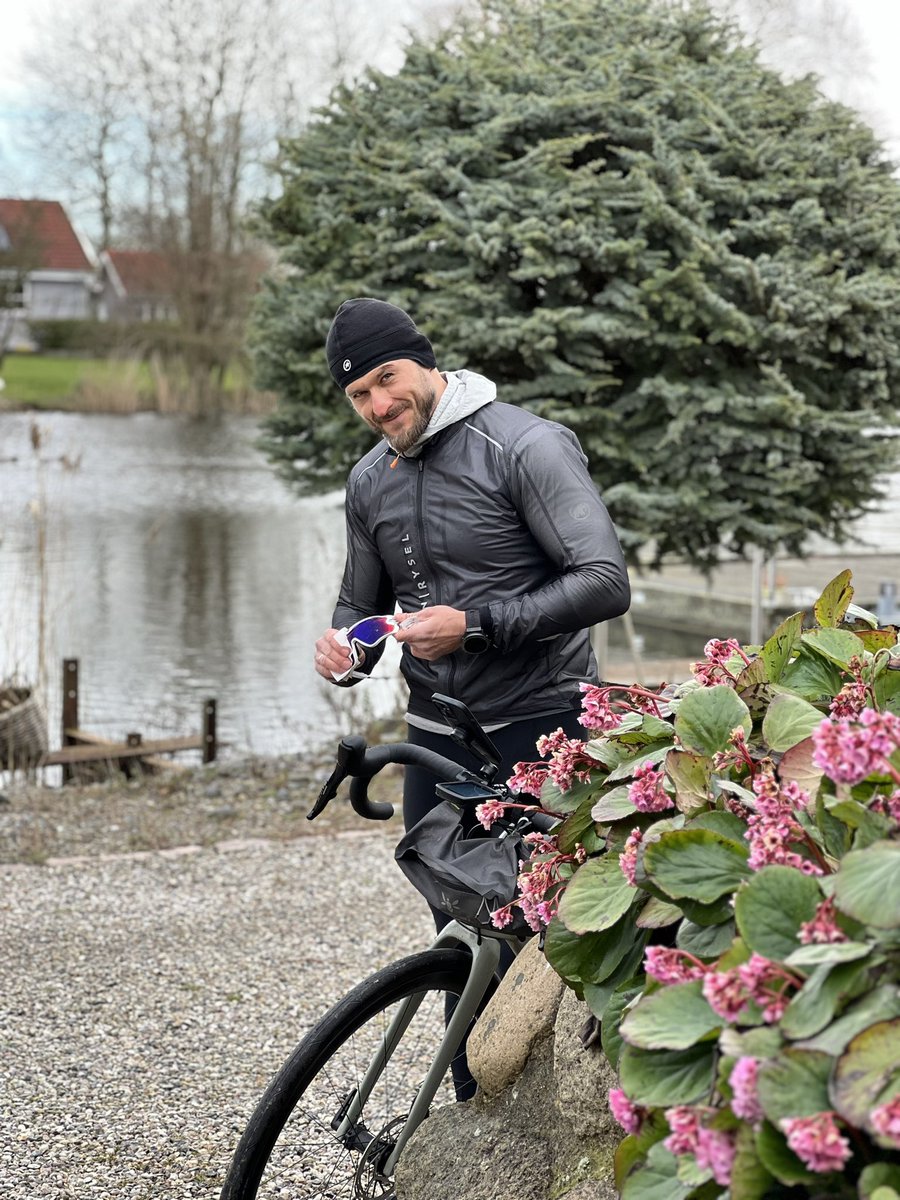 Summary: 829 km behind me
by bike 🚴

D1: 173 km✅
D2: 133 km✅
D3: 135 km✅
D4: 161 km✅
D5: 187 km✅
D6: 40 km ✅  by water machine 🚲🌊
D7:  🔜 172 km 🏁

Major, I’m coming!
(Royal Arena around 5 p.m.) 💪🔥