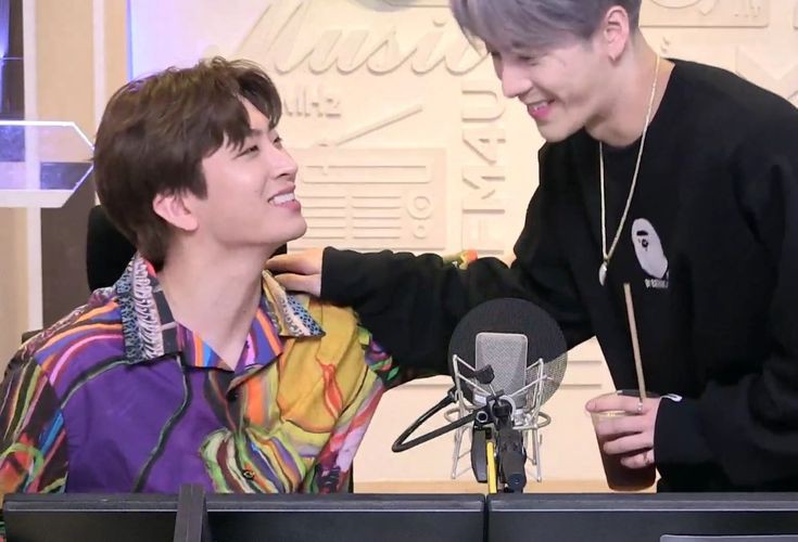 pha2_igot7's tweet image. 🧒🏻: มีเทคนิคการจีบมั้ย
🦦: มอง มองแล้วยิ้มอย่างสดใส 
อ๋อออออออ เข้าใจล่ะ 🤭