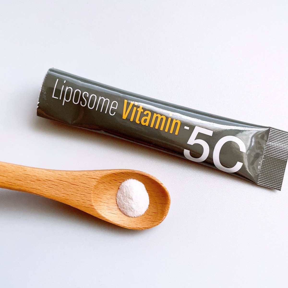 krip1222's tweet photo. Liposome Vitamin - 5C
吸収率にこだわった高濃度ビタミンC
パウダー状の粉末だから、お水にサッと溶けて飲みやすいです👌
人工甘味料不使用だから、後味がスッキリ🤤✨
とにかくおいしいので、オススメー‼️
#PR https://t.co/QaFCsaSqkx