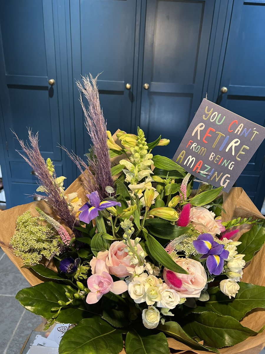 Bowled over after a busy day juggling yesterday on all fronts and literally dreading today the-first of my last COW. To come home to such kindness and recognition of the enormity was so heart warming. Thank you @bonedocsgirl for making such a difference. The flowers are stunning
