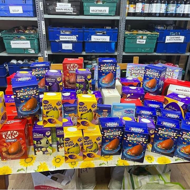 Thanks to our amazing community @KinrossColtsAFC and @baynesbakery for donating hundreds of Easter eggs that’s meant everyone getting food support will get sweet treats to enjoy over the Easter weekend.
