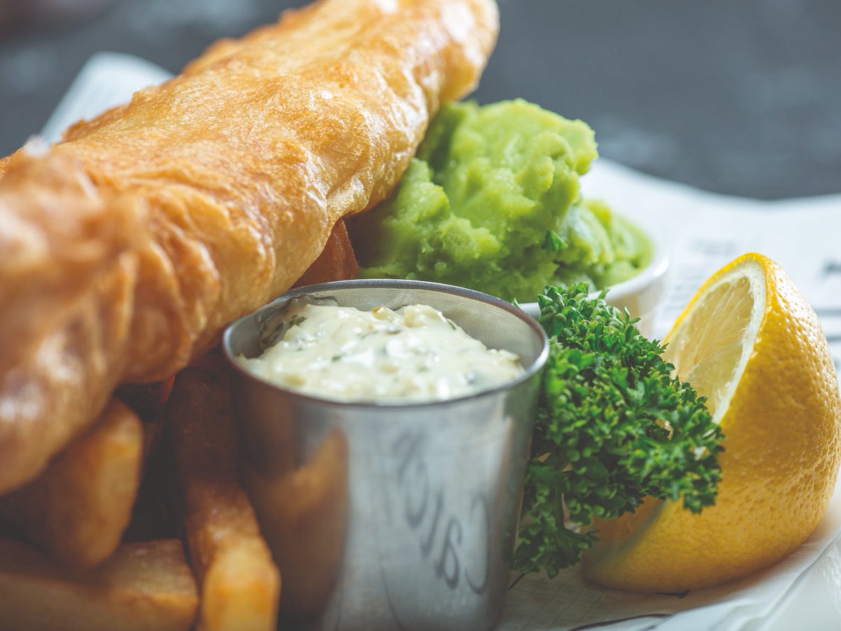 Wishing everyone a fantastic Good Friday! While you're enjoying the start of the long weekend, our No.19 restaurant chefs are cooking up some delicious Good Friday fish...... and chips! 🍟🎣 Have a fantastic Bank Holiday weekend, everyone! ☀️