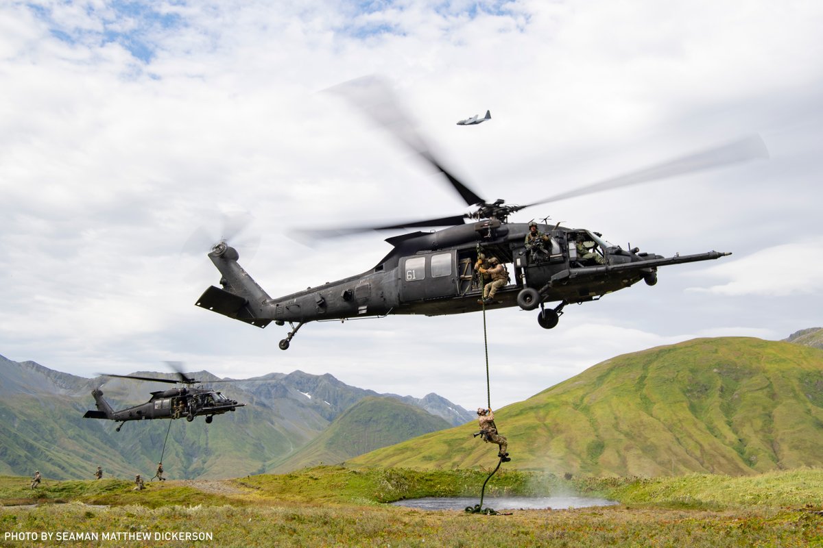 When the elite @us_navyseals need a lift for their most dangerous missions, they call on the MH-60M Black Hawk's advanced capabilities to bring them home safely.