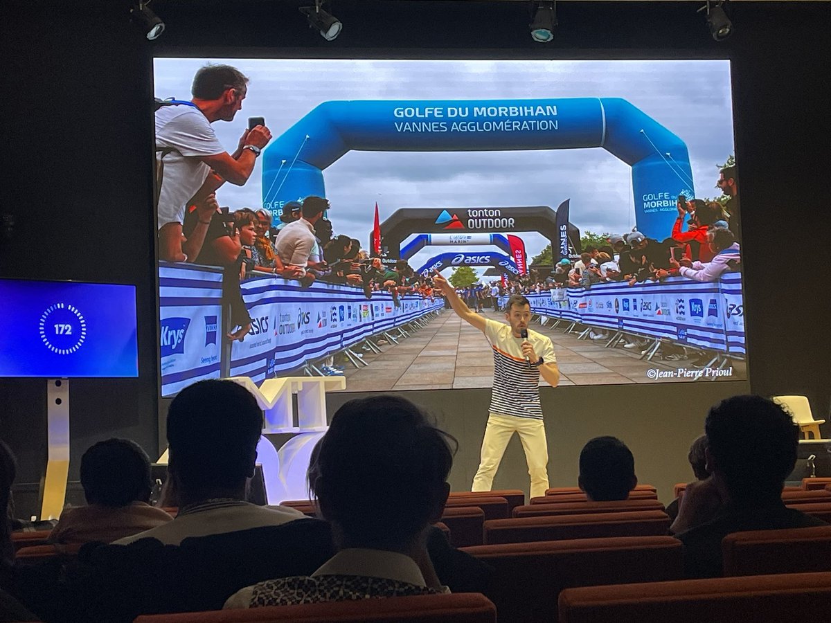 Au tour de Corentin de présenter sa thèse en 3 minutes #MT180 direction les sports d’ultra performance 🏃 Bravo Corentin ! Résultat demain pour savoir si nos doctorants normands partiront en finale nationale 💪