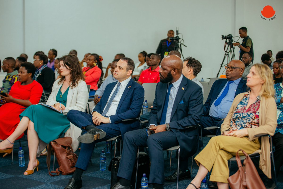 PasaccB's tweet photo. Le projet @PasaccB tire sa révérence avec succès
Ce 26 Mars a eu lieu la cérémonie de clôture du @PasaccB sous le regard bienveillant de SE le Ministre en charge de la Culture, de l'Ambassadrice de l'@UEauBurundi , de l'Ambassadeur de Belgique, ainsi que d'autres éminents invités https://t.co/WNhEshvtH9