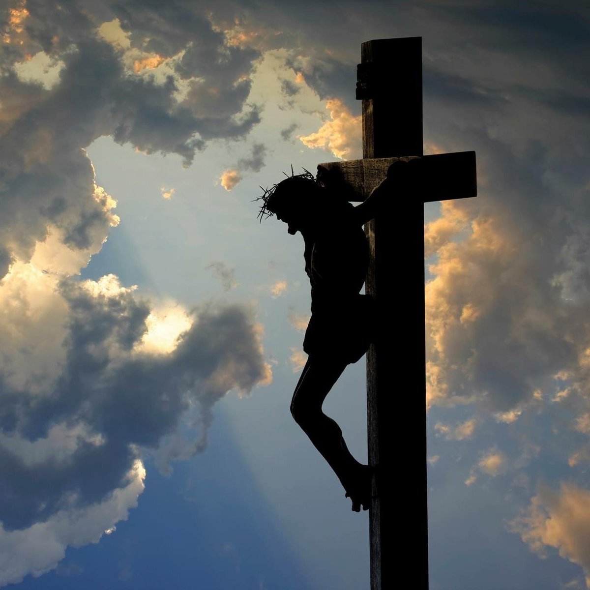 THIS!!! This is the moment at which all our sins were paid. This is the ultimate love—paying for our sins before we were even born💞 That’s why we call it Good Friday. 

#goodfriday #jesuschrist #jesuslovesyou #ChooseToBelieve #faith #sundayiscoming